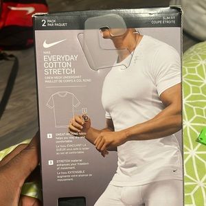 Nike everyday stretch cotton crew neck 2pack